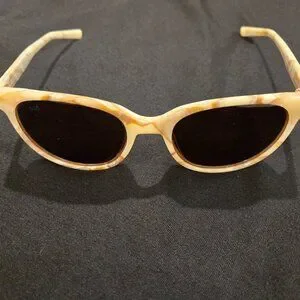 Costa | Accessories | Costa Isla Ivory Horn White Polarized  display picture 2